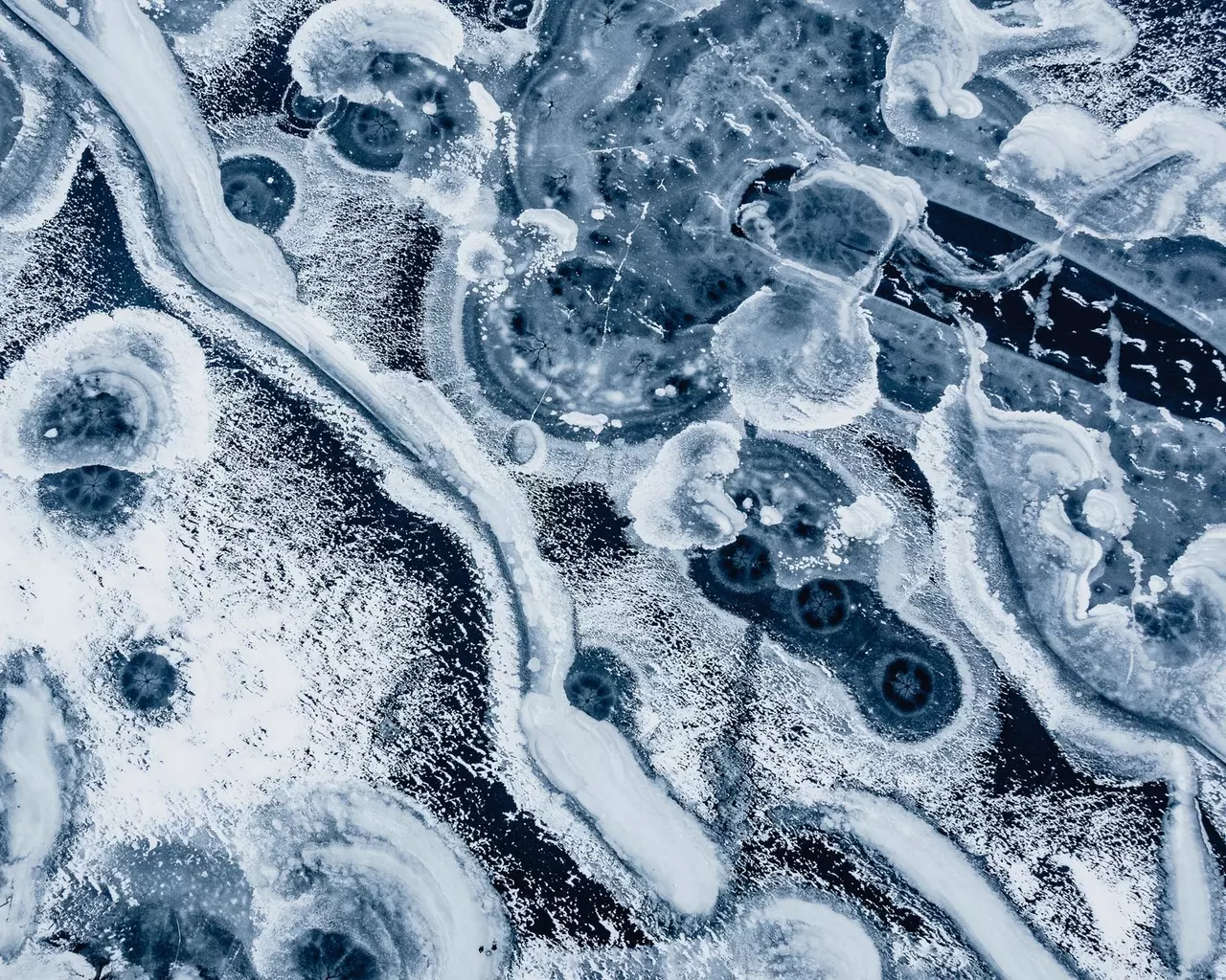 9 Calming Photos of Alpine Ice Formations