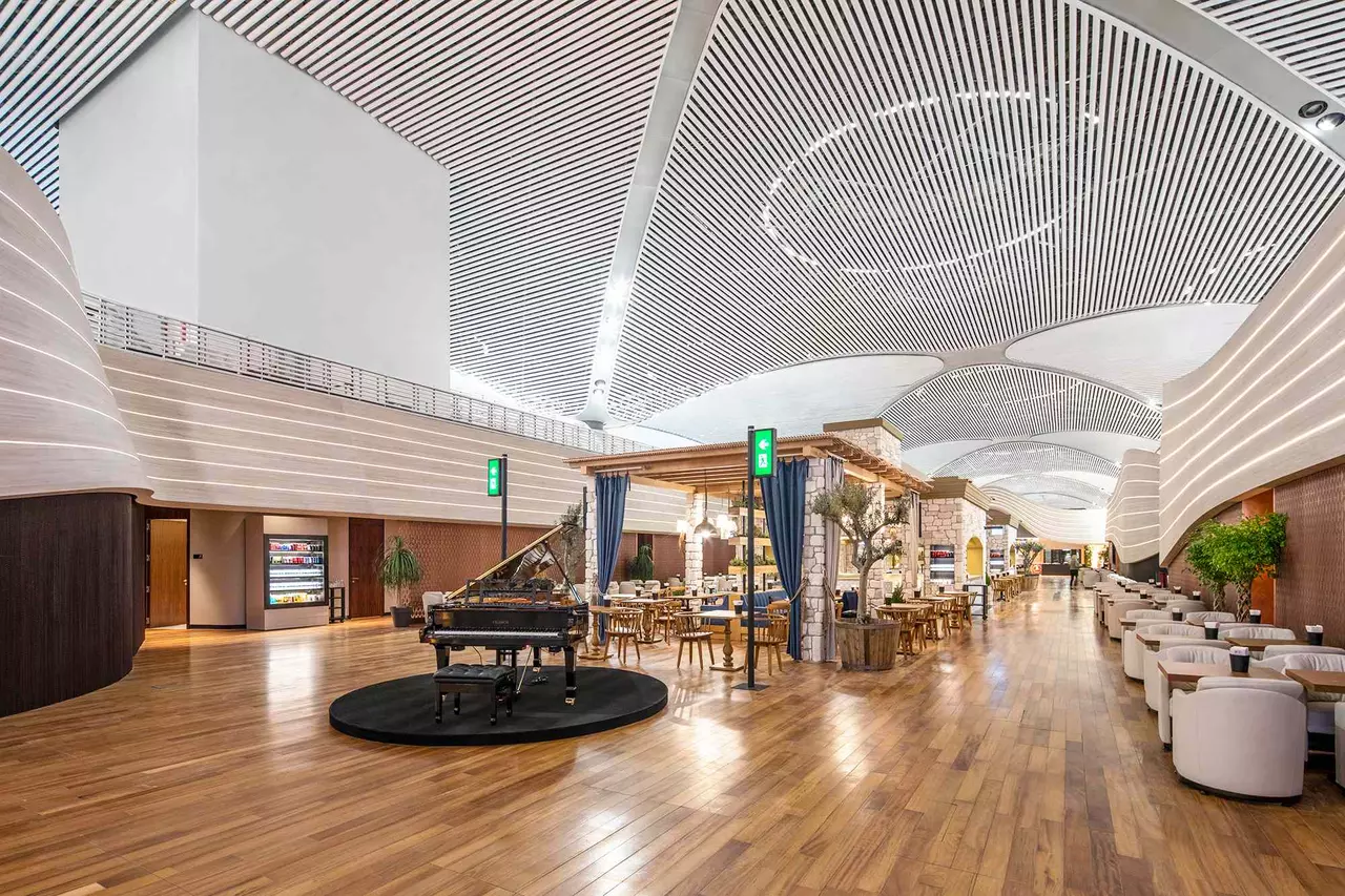We Asked 16 Travel Experts for Their Favorite Airport Lounges—Here's What They Said