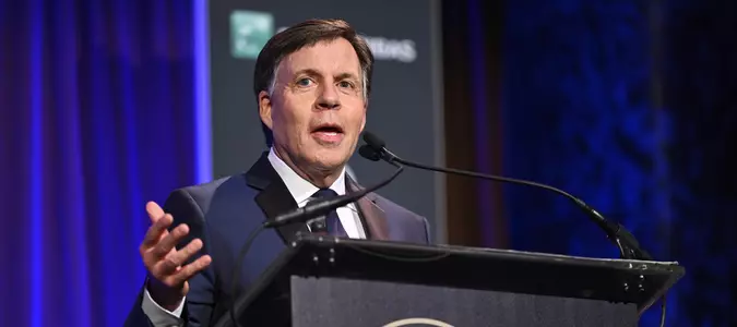 Former Los Angeles Kings broadcaster Alex Faust to replace Bob Costas on TNT's MLB playoff coverage