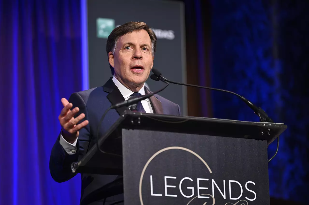 Former Los Angeles Kings broadcaster Alex Faust to replace Bob Costas on TNT's MLB playoff coverage