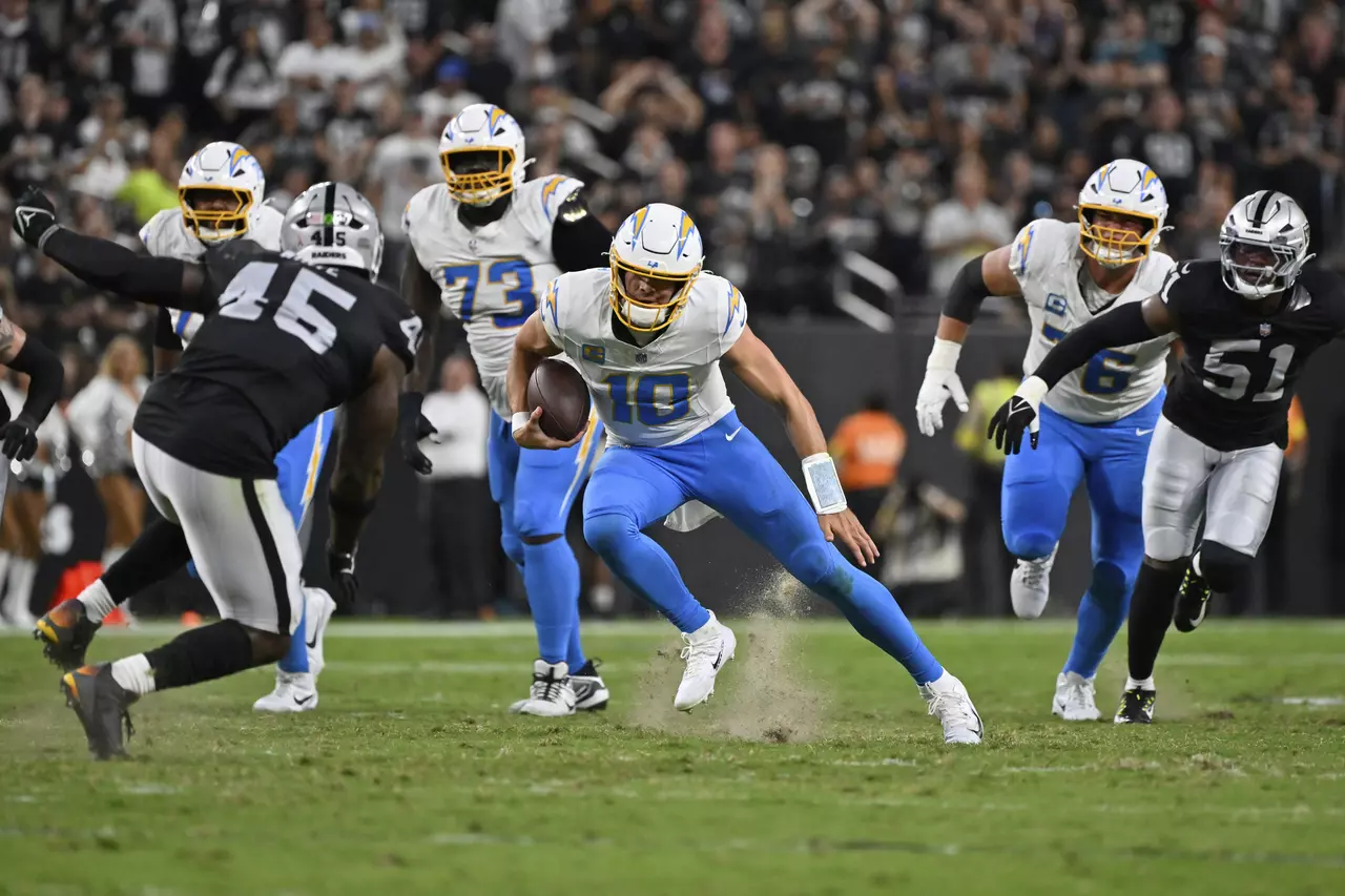 Herbert and strong defense lead Chargers to 20-9 win over Raiders