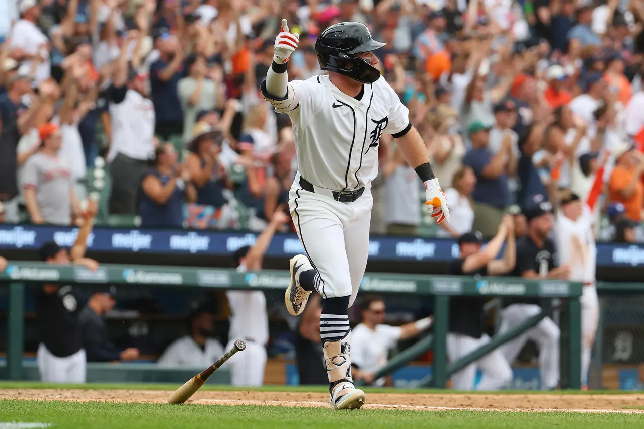 Tigers motor past Dodgers on walk-off hit in ninth