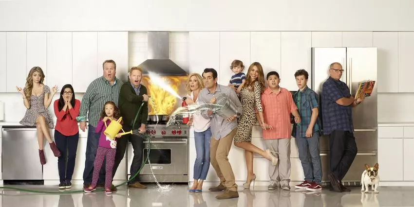 20 fictional families everyone would want to spend the holidays with