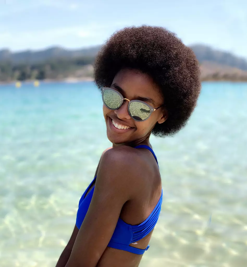 Blésnya Minher, The Amazing Angolan Model