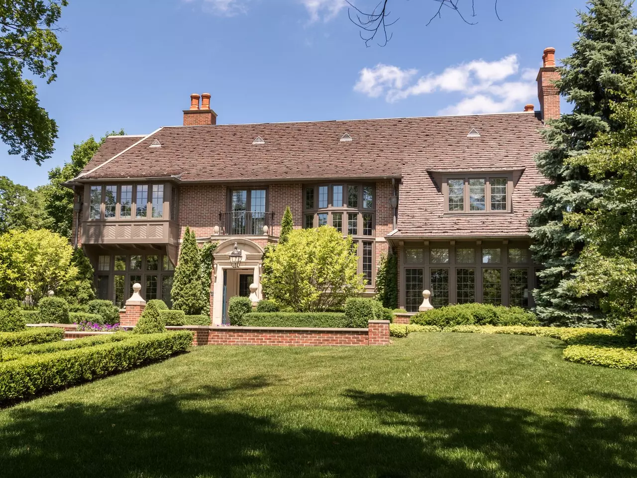 Golfer Jeff Sluman’s Former $4 Million Suburban Abode