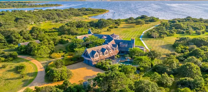 The Obamas’ $12 Million Getaway Home