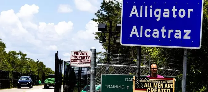Appeals court reverses order to close Florida immigration prison