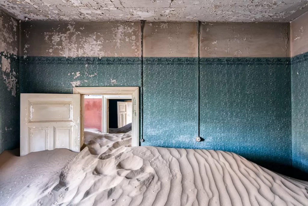 Eerie Desert Ghost Towns