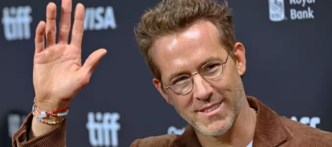 Toronto Film Festival: Ryan Reynolds, Elle Fanning attend opening night