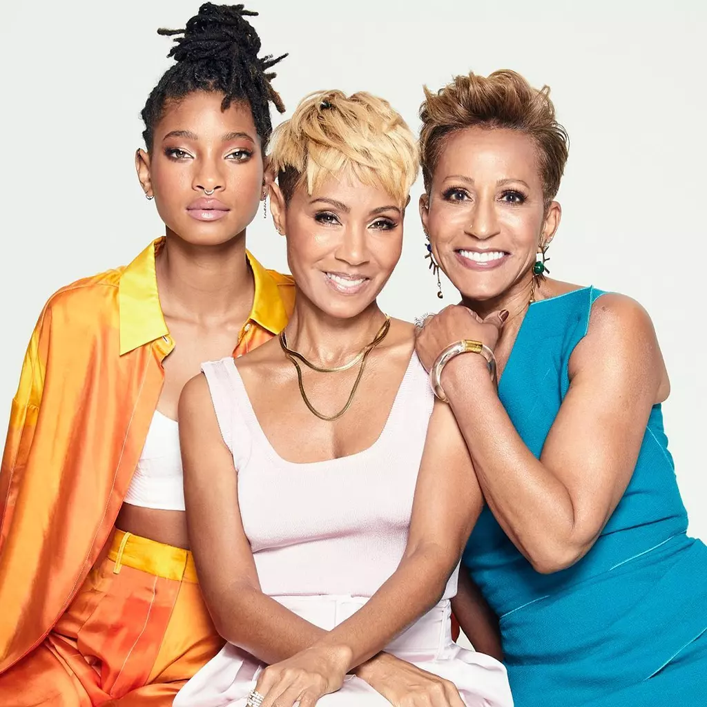 9 Celebrities Photographed with their Famous Moms