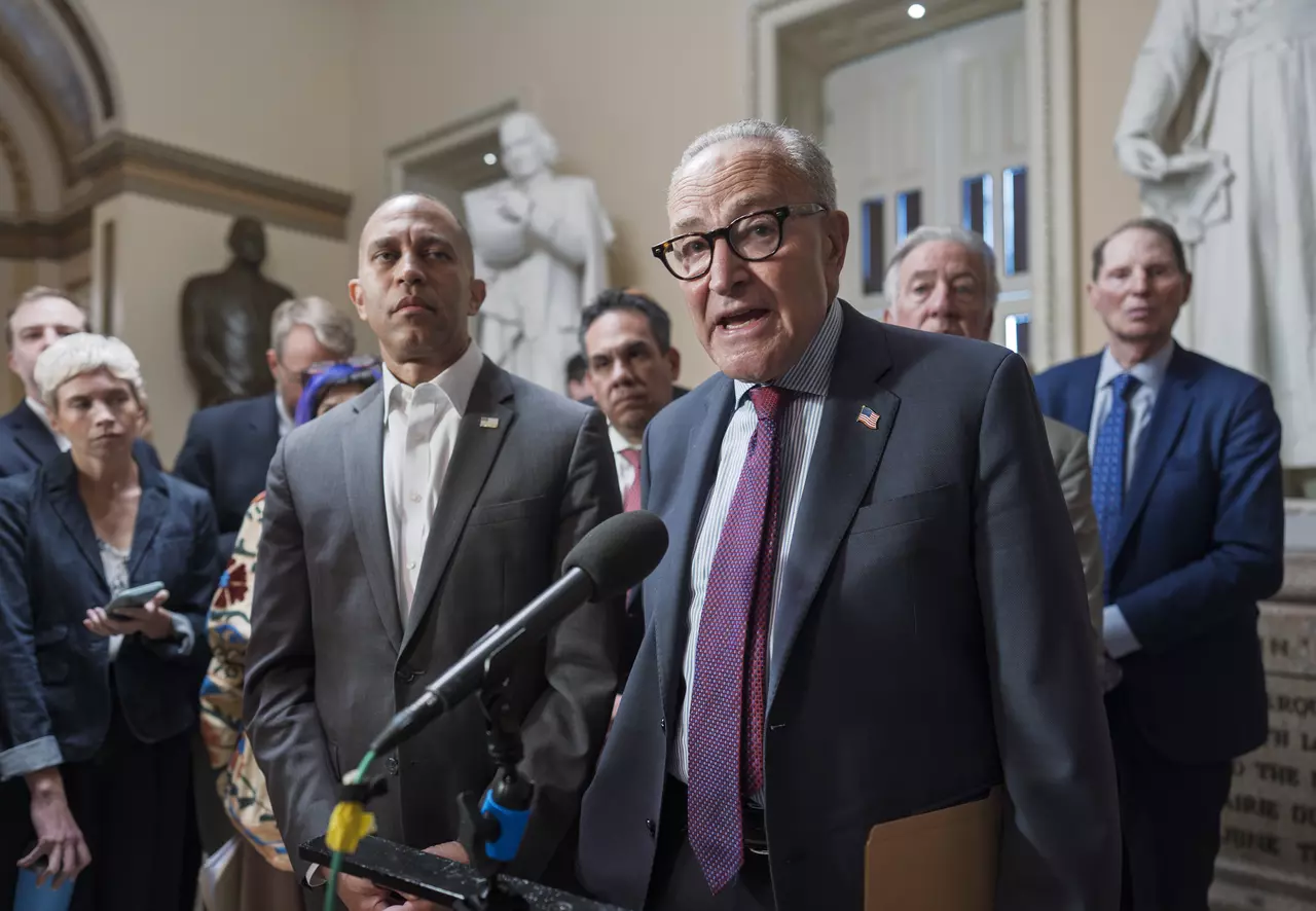 Trump to meet with Schumer and Jeffries as government shutdown risk looms