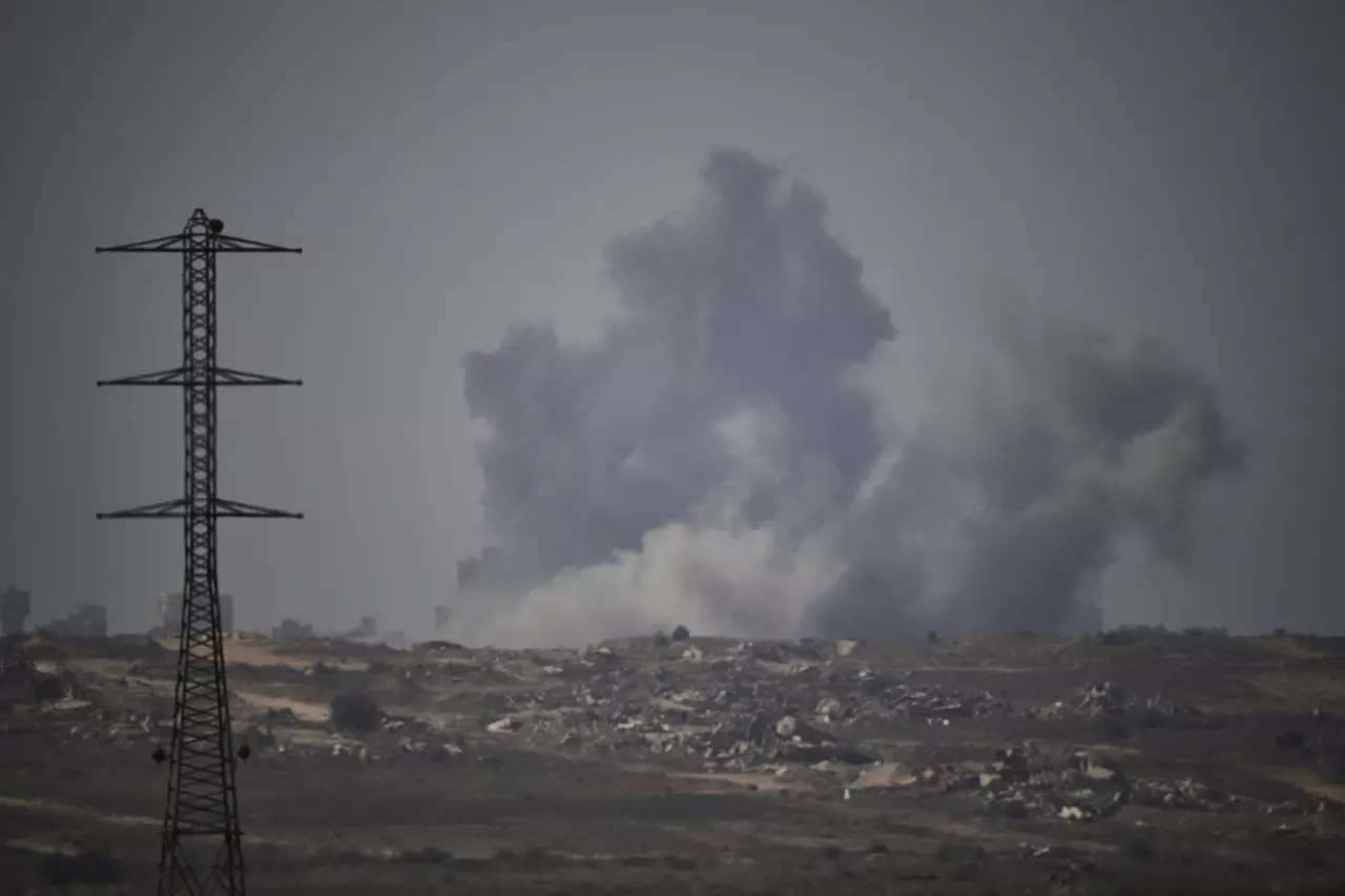 Shooting at Israeli-run border crossing with Jordan kills 2, medics say