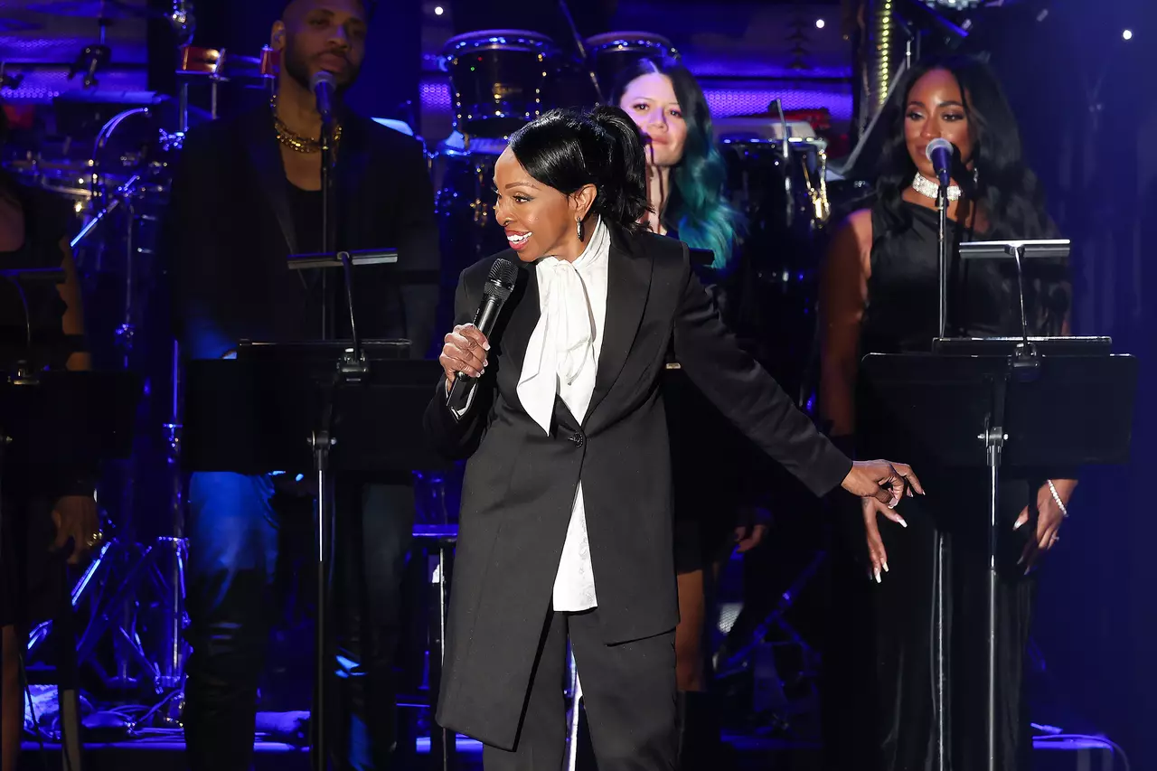 Gladys Knight denies son’s claims of husband’s mental, financial abuse