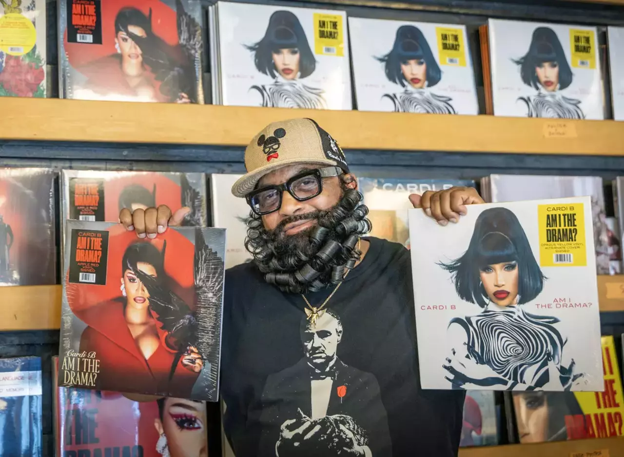 'It's worth it all, baby!': Cardi B's meet-and-greet defies Long Beach heat