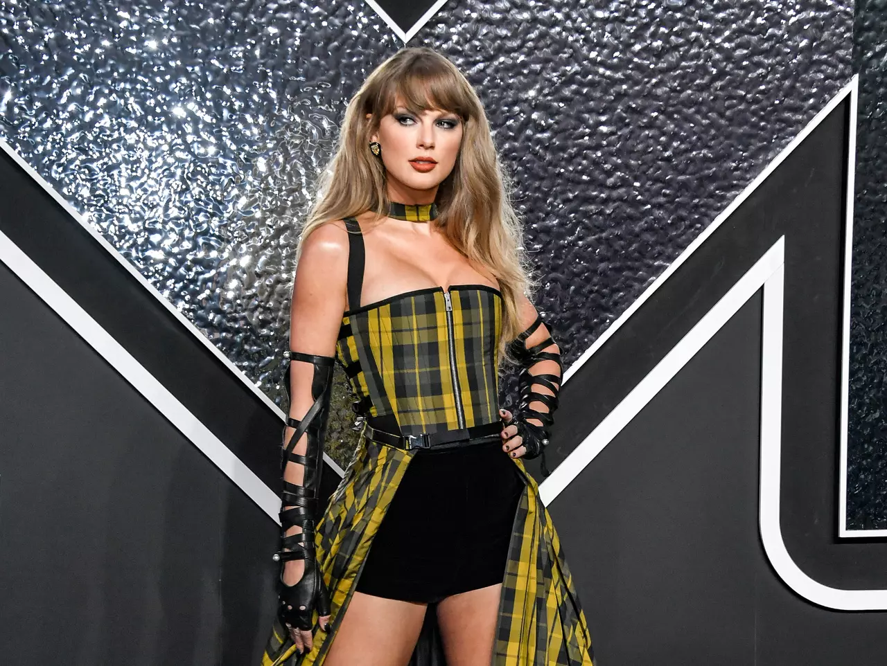 Taylor Swift's 'Toy Story 5' song is a return to country: What to know about 'I Knew It, I Knew You'