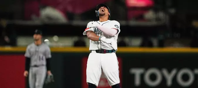 Surging Mariners clinch playoff berth and close in on AL West title