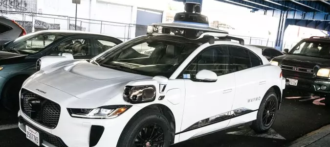 Lyft, Waymo announce partnership to launch robotaxis in Nashville