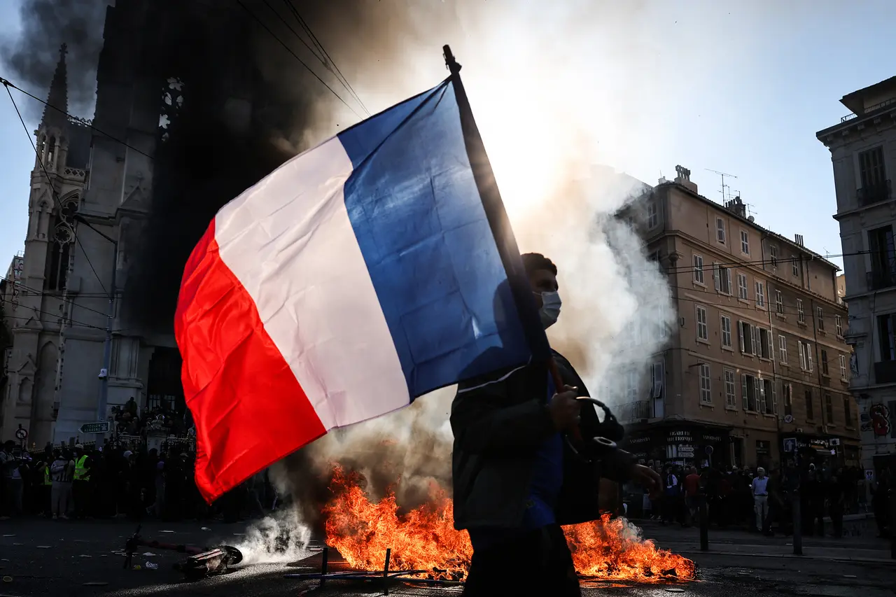 Editorial: In Chicago, we know all about looting ‘protesters’ similar to the ones in France