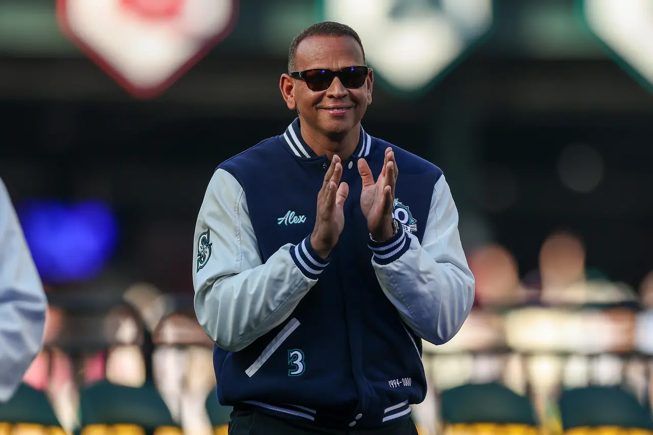 Matt Calkins: Alex Rodriguez was honored by Mariners. Are fans willing to forgive him?
