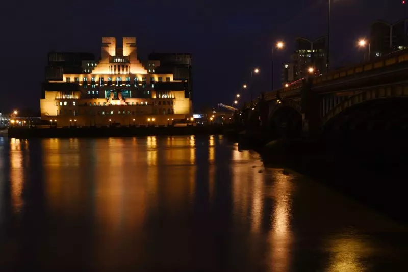 Exiting MI6 chief: Putin not interested in negotiations with Ukraine
