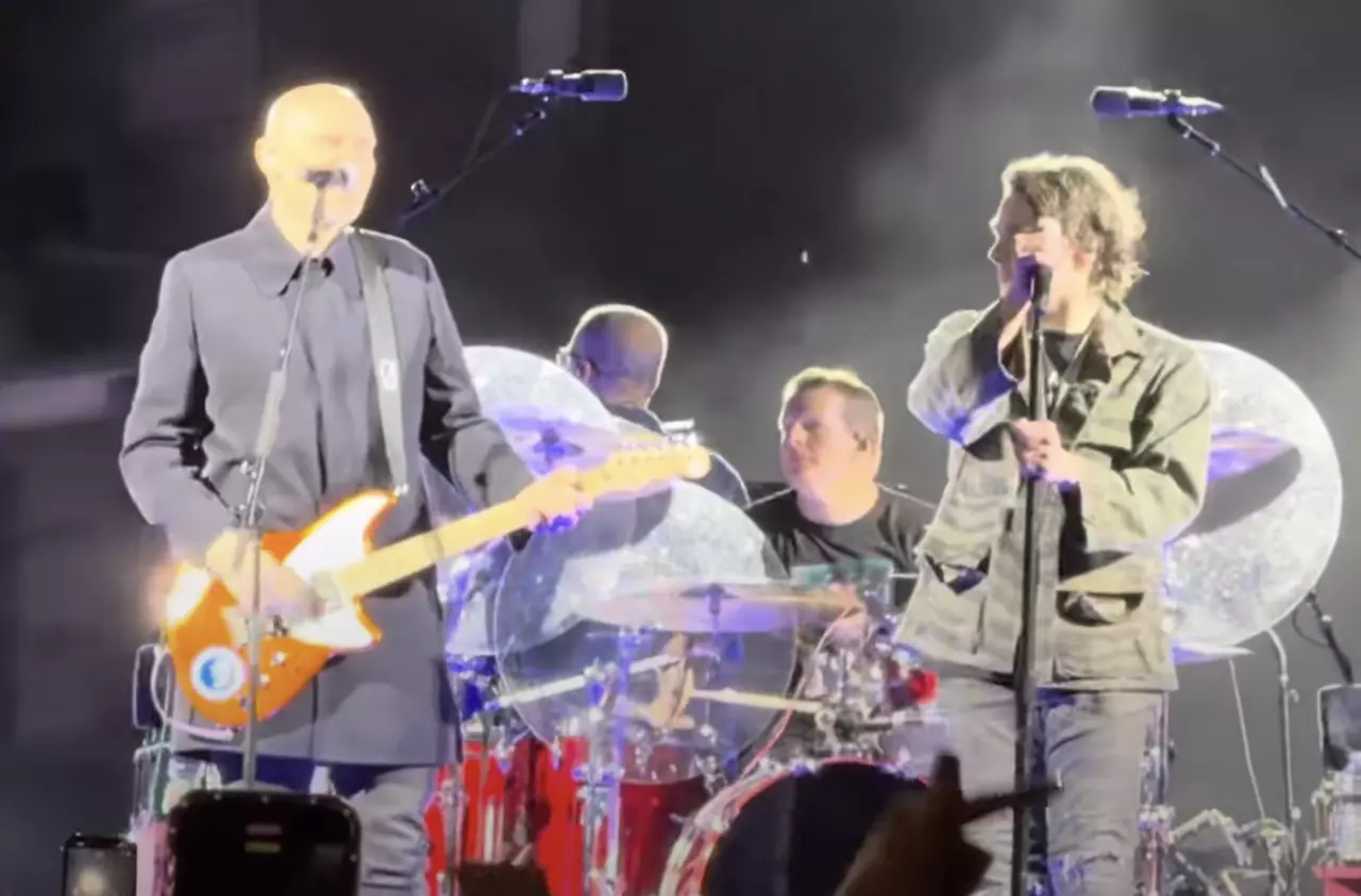 Billy Corgan Joins My Chemical Romance For “Bullet With Butterfly Wings” In Chicago
