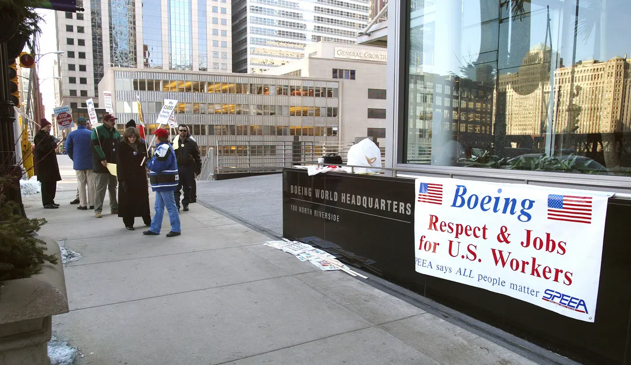 Boeing’s professional aerospace union to start contract talks July 1