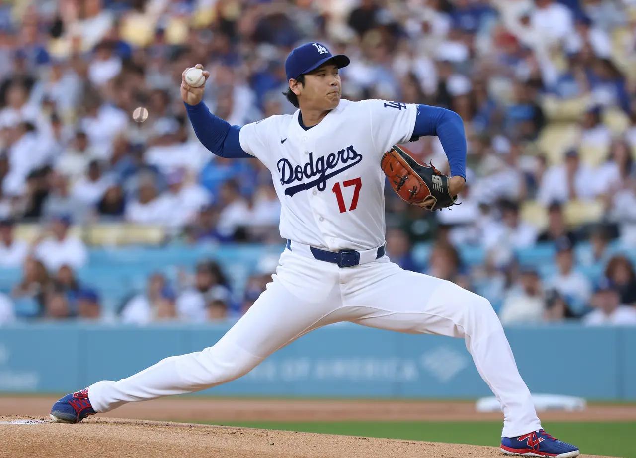 Dodgers expect Shohei Ohtani to pitch next week as they manage his knee ailment