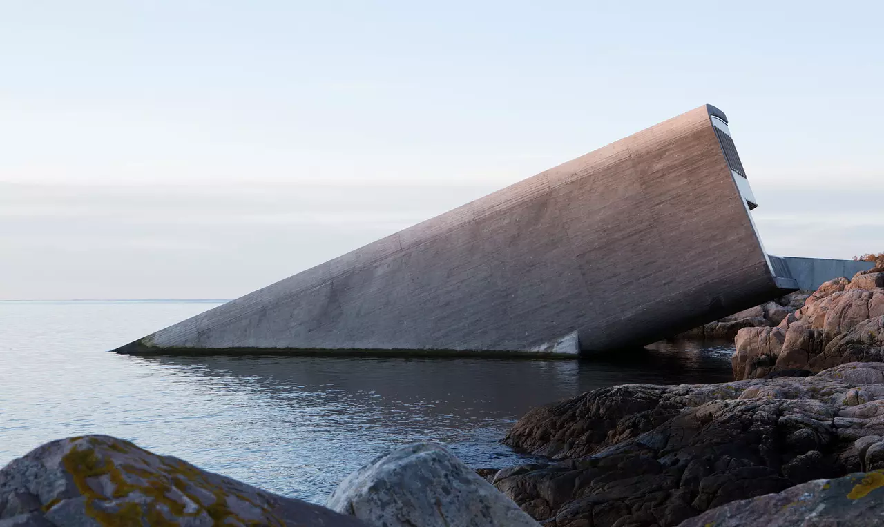A Sunken Restaurant with Seafloor Views