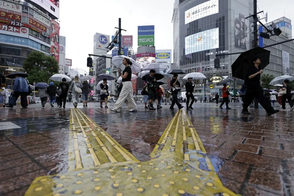 Typhoon Dujuan: Evacuation orders issued for parts of eastern Japan