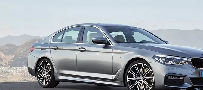The New 2017 BMW 5 Series with Apple CarPlay