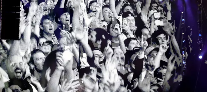 Oasis reunion show stirs up fans' emotions at the Rose Bowl