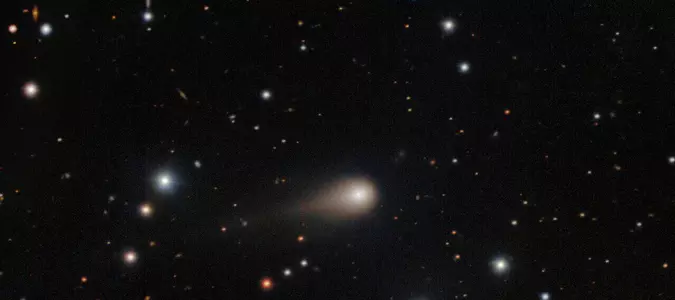 Telescope reveals a growing tail on the comet that's visiting from another star