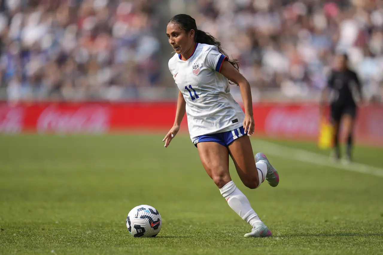 Alyssa Thompson joins Chelsea in latest big money move in women's soccer