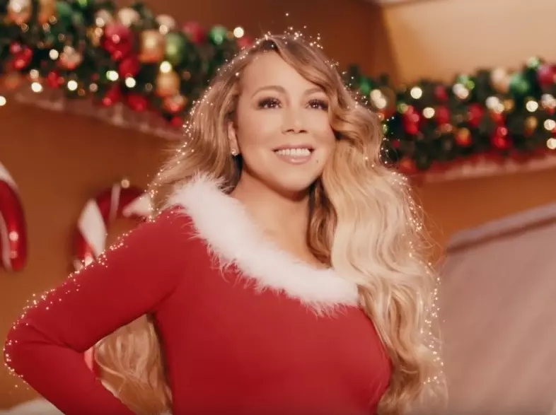 14 of the Best Christmas Songs to Keep in Rotation