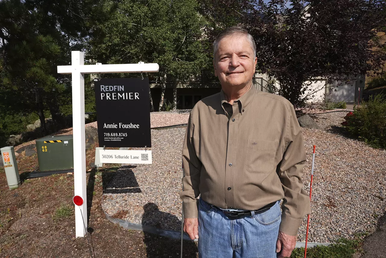 Shortage of homebuyers forces many sellers to lower prices or walk away as sales slump drags on