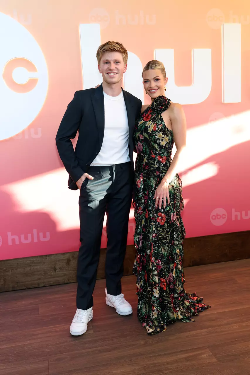 Robert Irwin delivers 'the best first dance' Derek Hough has seen on 'DWTS'