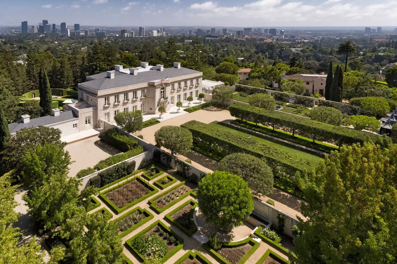 The Beverly Hillbillies’ Mansion is Worth $150 Million