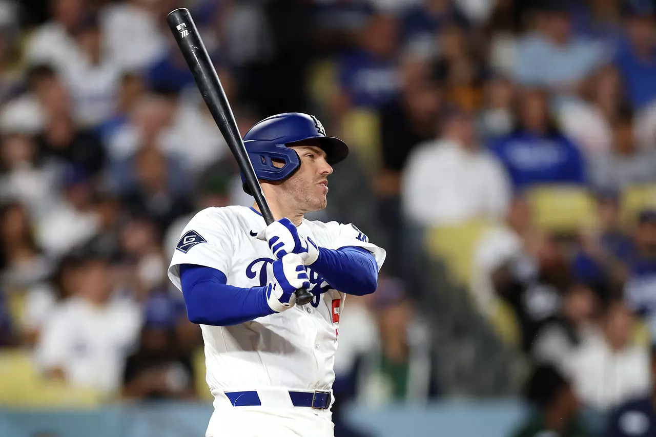 Blake Snell is dominant (and bullpen helps too) as Dodgers shut out the Phillies
