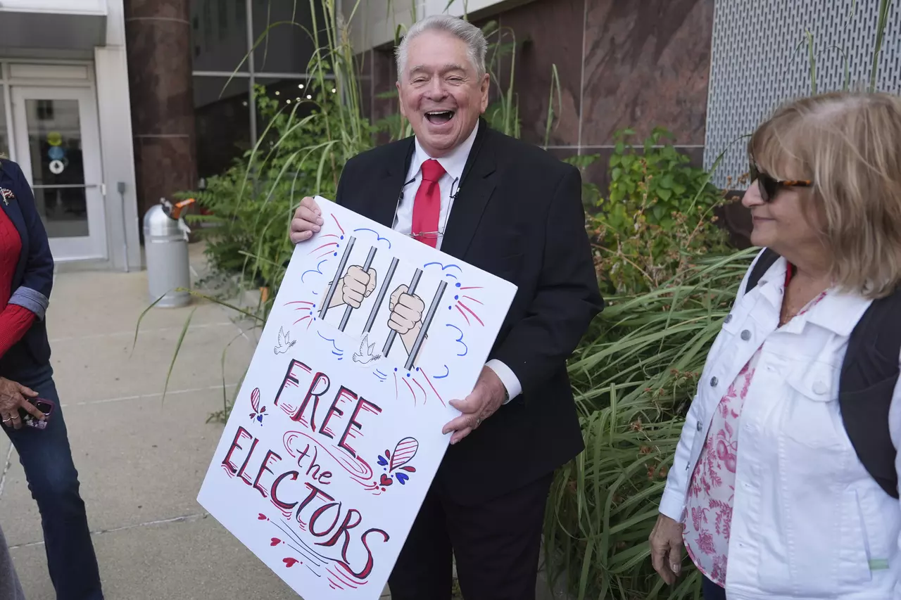 Michigan dismissal highlights the challenges in prosecuting cases against Trump's 2020 fake electors