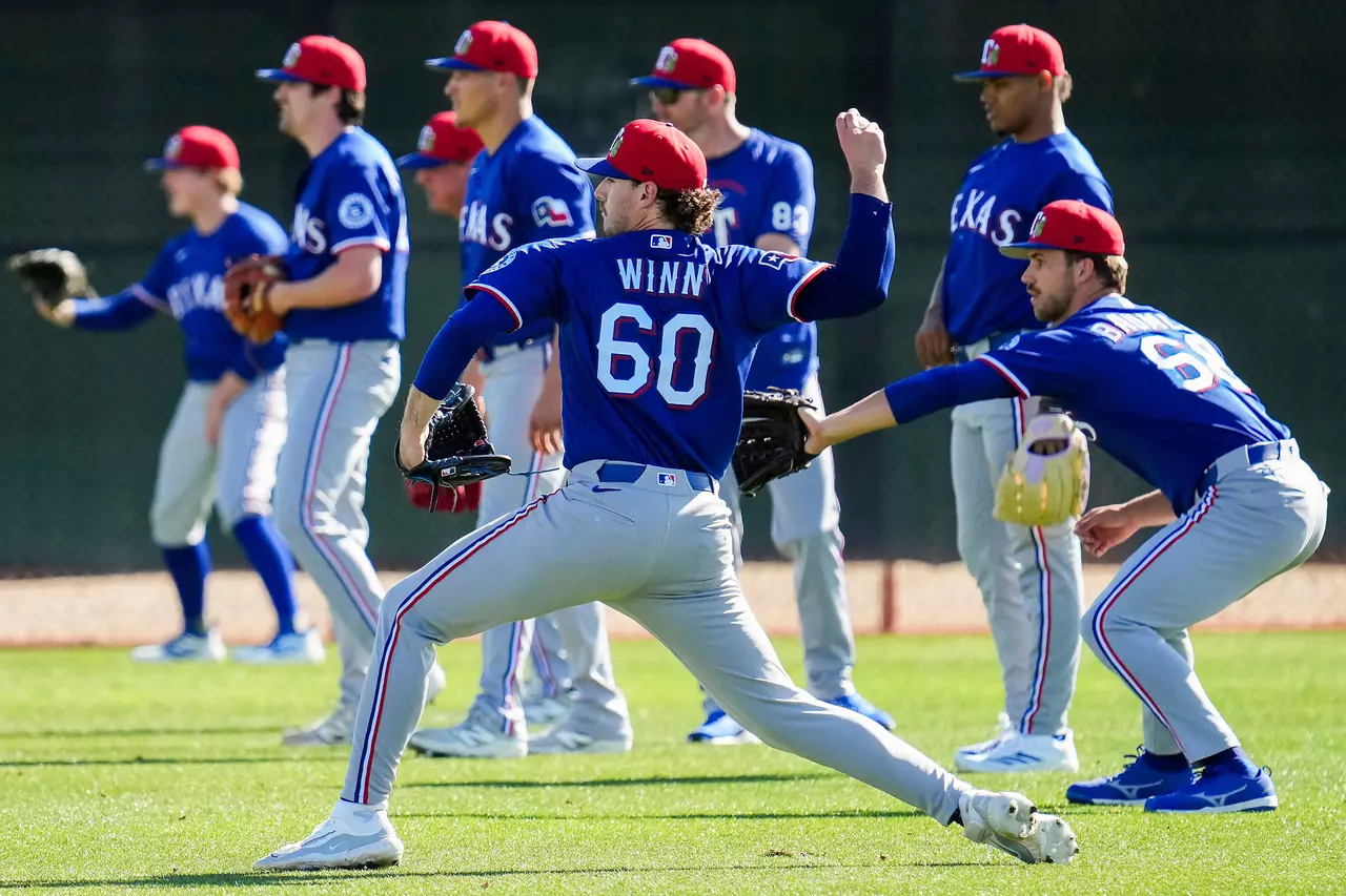 Tim Cowlishaw: Rangers in search of a few good men in hopes of rebuilding bullpen