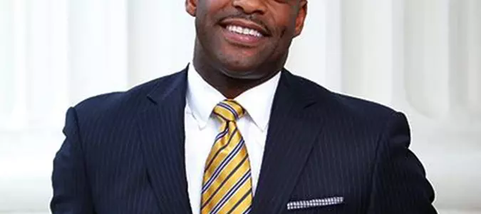 Veteran politician to challenge Kenneth Mejia for LA city controller