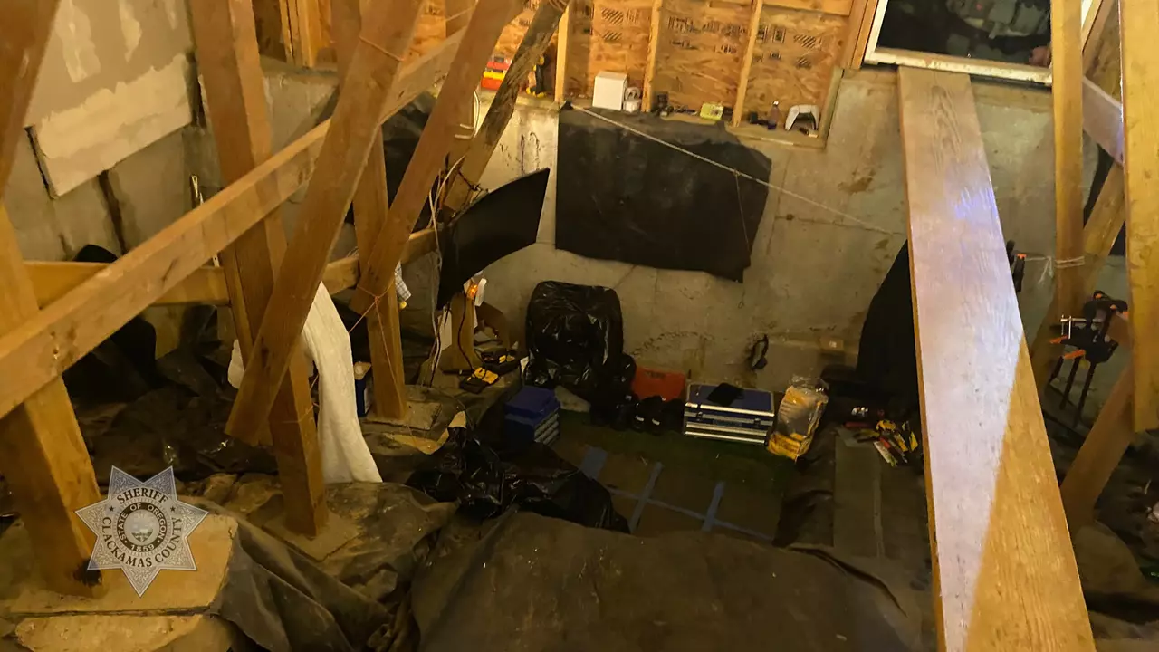 California man found to be living secretly in condominium crawl space in Oregon