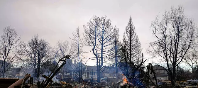 Xcel Energy will pay $640M to settle claims from Denver-area wildfire that burned 1,000 structures