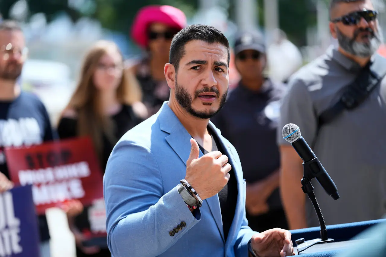 El-Sayed apologizes for comments he made responding to an attack on a Michigan synagogue