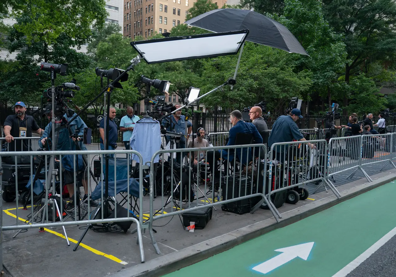 NY judge orders anonymous jury, overflow room for Luigi Mangione murder trial